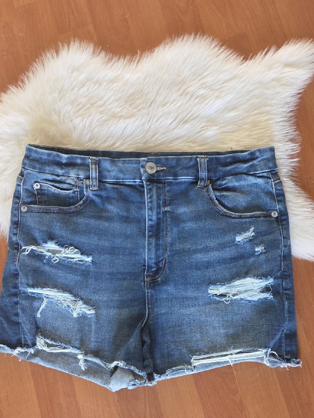 American Eagle Outfitters Distressed Curvy Hi Rise Shortie Sz 14